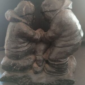 Two inuits with seal - 220